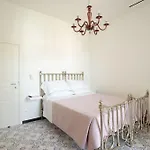 Casa Enzina Guest house