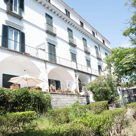 Casa Enzina בית הארחה