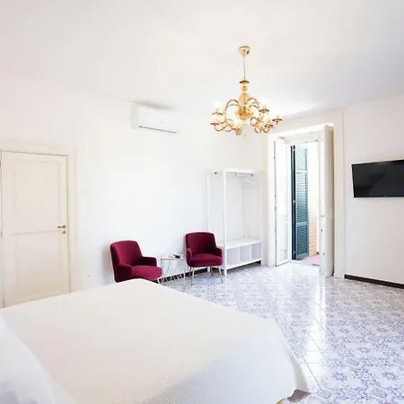 Casa Enzina בית הארחה