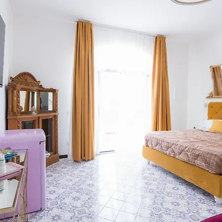 Πανσιόν Casa Enzina 4*