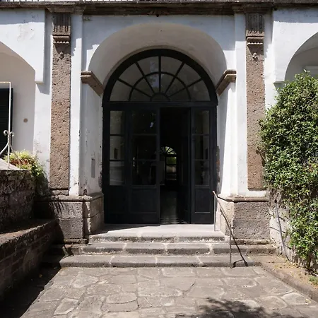 Casa Enzina بيت ضيافة 4*