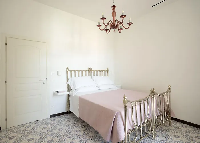 Casa Enzina בית הארחה