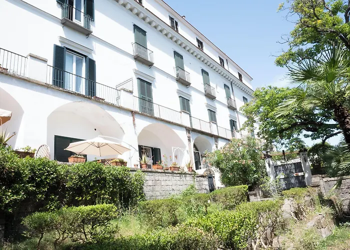 Casa Enzina בית הארחה